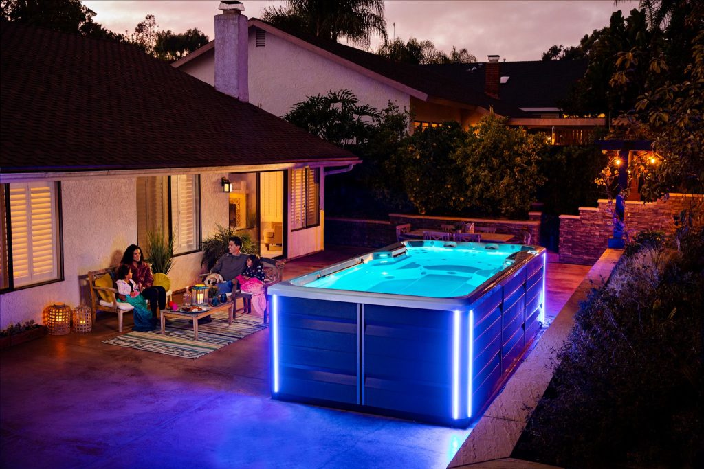 Your Perfect SwimSpa EP SwimCross 2020 X500 AlpineWhite Gray Lifestyle 145
